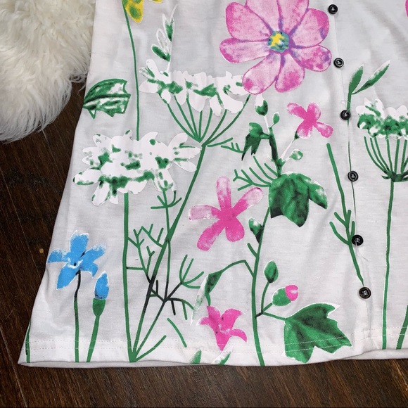 UNBRANDED~NWOT~ Women’s Size XL White Long Sleeve Floral Button Down Tunic Top - Picture 7 of 13